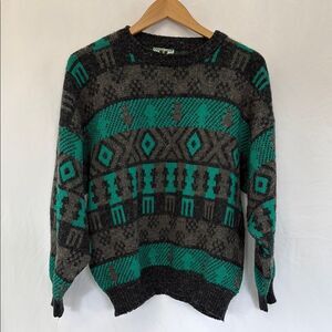 Vintage Patterned Sweater - Green and Gray